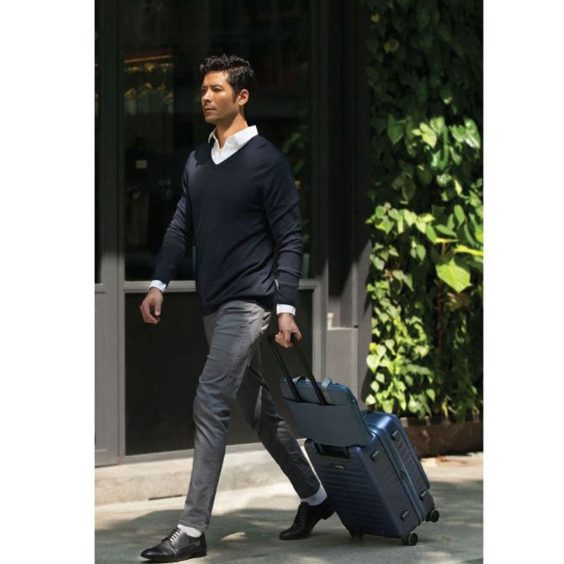 Buy-UNIQ-Traveling-and-Business-Bag-for-Laptop-in-Pakistan-5